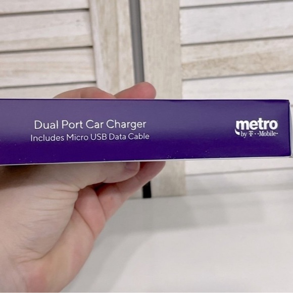 NIB Metro by T-Mobile Dual Port Car Charger & 2 Charging Cables PRICE FIRM - Picture 6 of 6